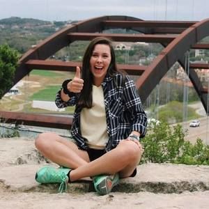 Meet your Posher, Abby